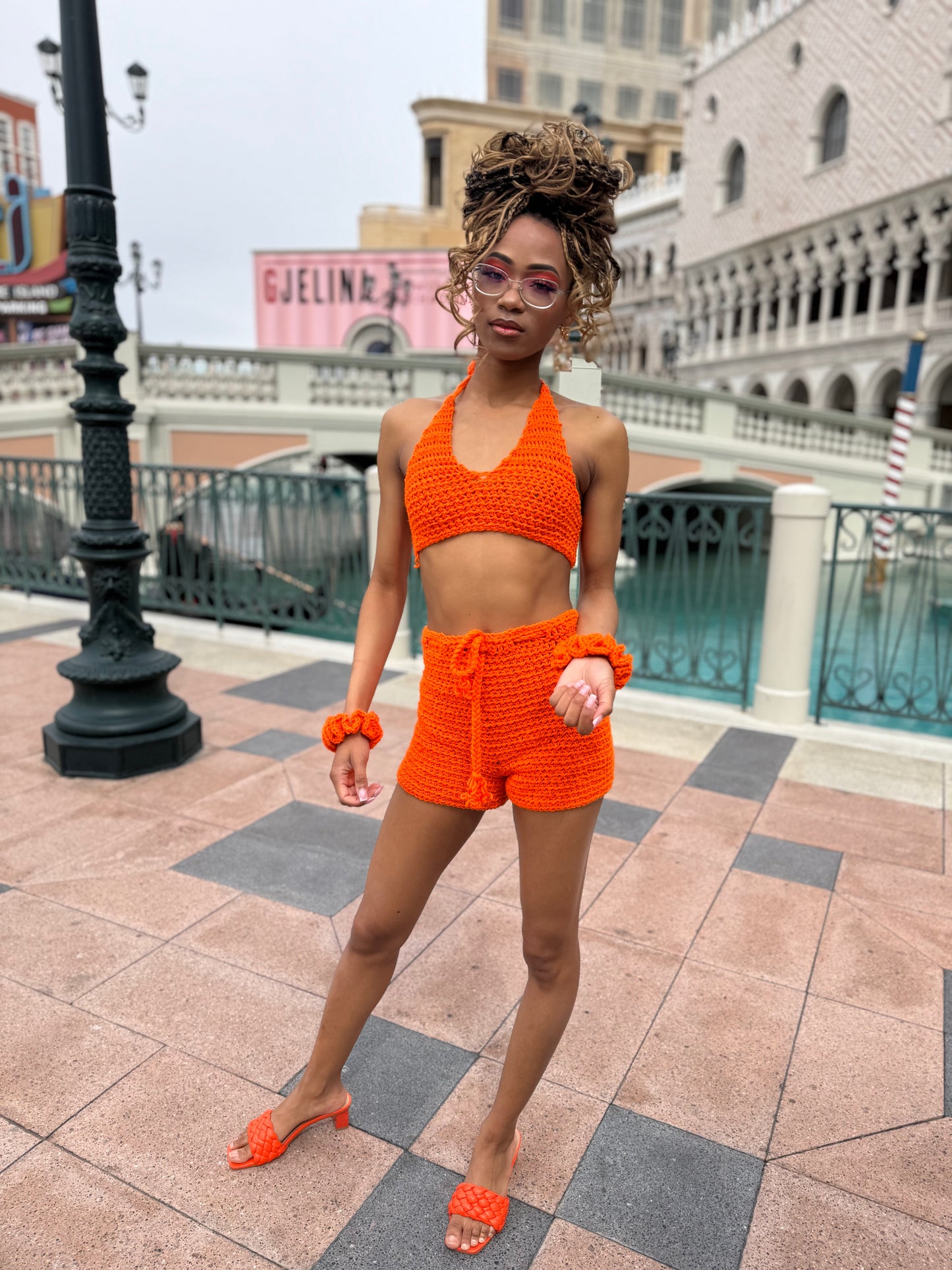 UTop + Shorts Set